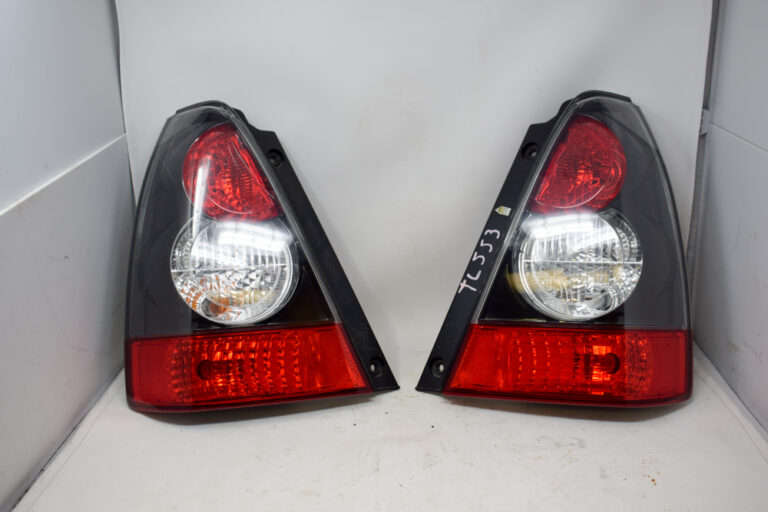 Set Of 2 Tail Lights For 2008 Subaru Forester Sports 2.5 X - LH & RH Pair With Bulbs