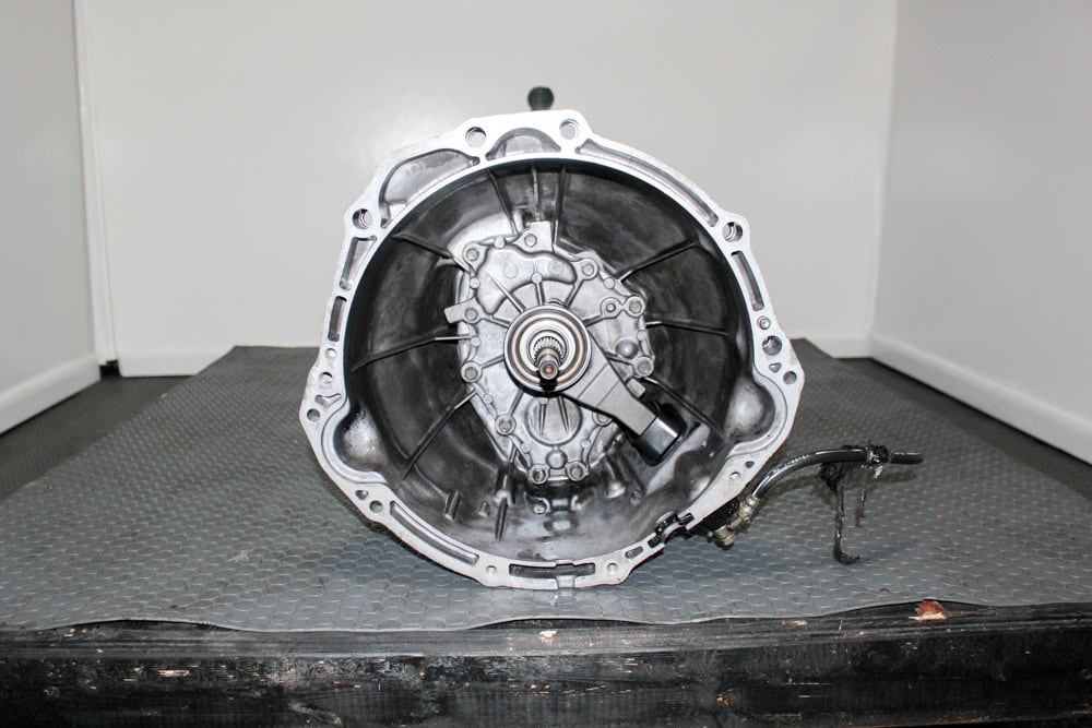 Clean and low mileage Nissan 350Z 6mt CD009 transmission
