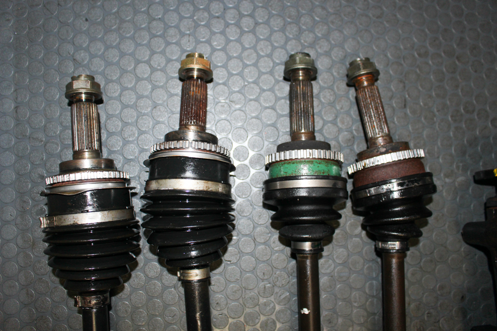 JDM Subaru Legacy GT 5MT TY758V25AA 4.44 Diff Axles 2008–2009